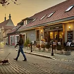 & Restaurant Patriot Τρνάβα