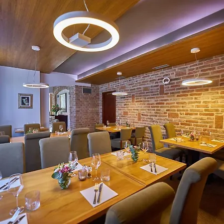 Pension & Restaurant Patriot Trnava Bed & Breakfast