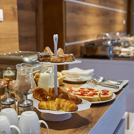 & Restaurant Patriot Bed and Breakfast Τρνάβα