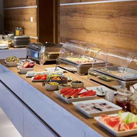 Nocľah s raňajkami Pension & Restaurant Patriot Trnava 3*