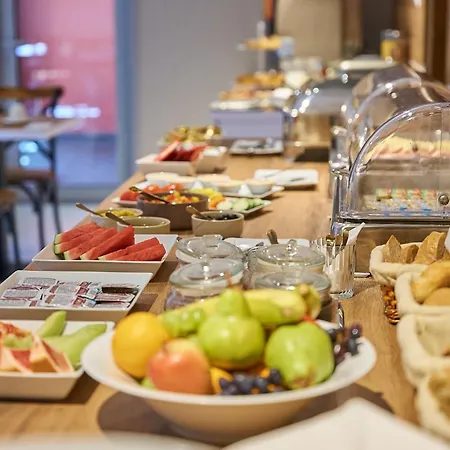 Nocľah s raňajkami Pension & Restaurant Patriot Trnava